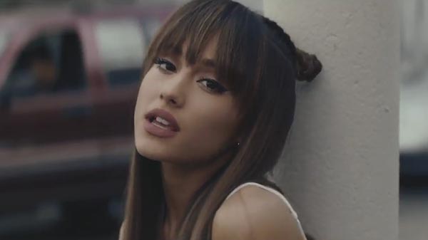 Ariana Grande f/ Future - 