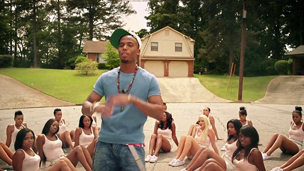 B.O.B. f/ 2 Chainz - 