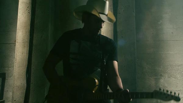 Brad Paisley f/ Demi Lovato - 