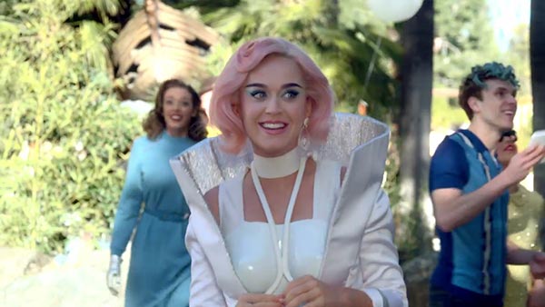 Katy Perry f/ Skip Marley - 