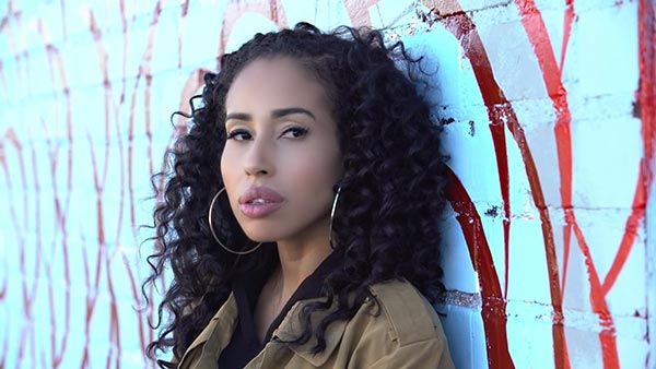 Kay Cola f/ Motive - 