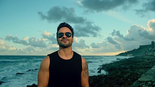 Luis Fonsi f/ Daddy Yankee - 