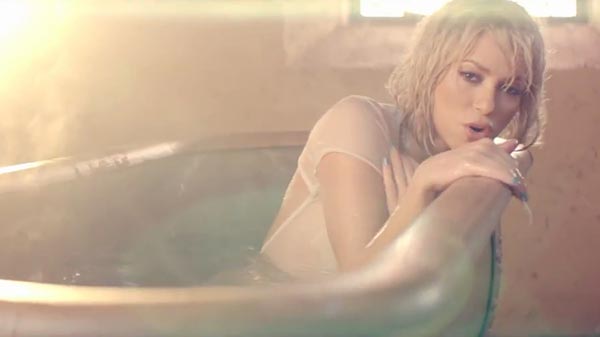 Shakira - 
